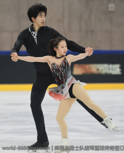 库里与勇士队续写篮球传奇签订终身合同